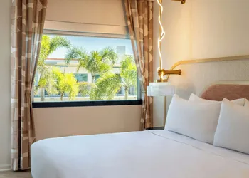 The Luce, St. Pete Beach, a Tribute Portfolio Hotel hotel thumbnail 8