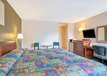 Knights Inn South Hackensack hotel thumbnail 3