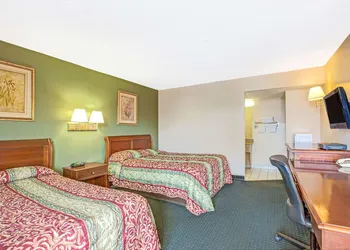 Knights Inn South Hackensack hotel thumbnail 4