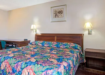 Knights Inn South Hackensack hotel thumbnail 6