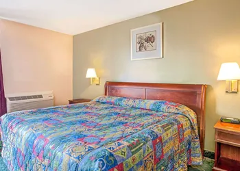 Knights Inn South Hackensack hotel thumbnail 7