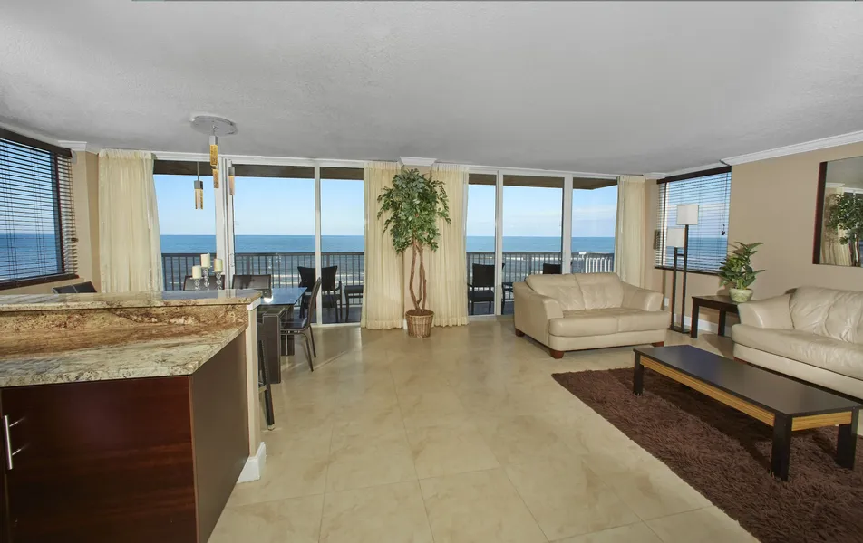 Holiday Inn Resort Daytona Beach Oceanfront by IHG hotel detail image 2