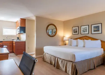 Port Inn and Suites Portsmouth, an Ascend Collection Hotel hotel thumbnail 6