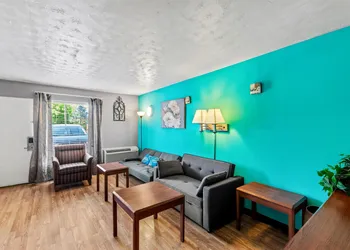 Americas Best Value Inn & Suites Williamstown hotel thumbnail 7