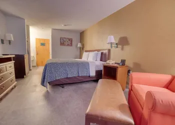 Econo Lodge Raleigh near Walnut Creek Amphitheatre hotel thumbnail 7