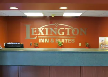 Lexington Inn & Suites Windsor hotel thumbnail 3