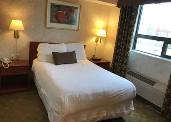 Lexington Inn & Suites Windsor hotel thumbnail 5