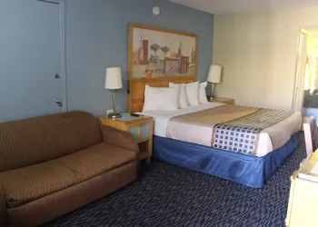 Tampa Inn - Near Busch Gardens hotel thumbnail 6