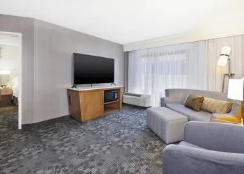 Courtyard by Marriott Secaucus Meadowlands hotel thumbnail 4