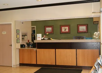Baymont by Wyndham Coon Rapids hotel thumbnail 2