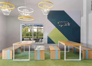 Spark by Hilton Orlando near SeaWorld hotel thumbnail 3