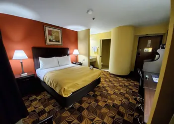 Quality Inn Brunswick Cleveland South hotel thumbnail 5