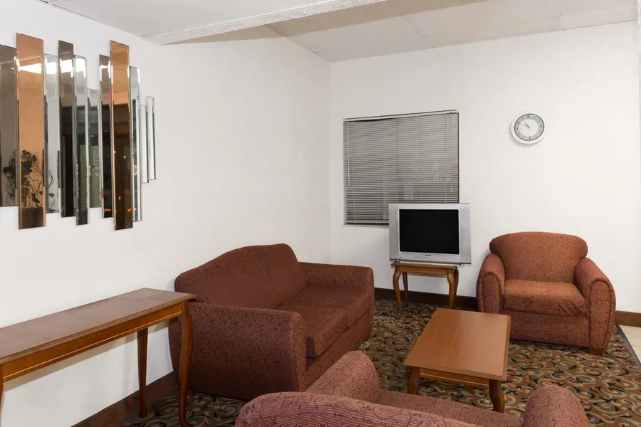 Super 8 by Wyndham Pompano Beach hotel detail image 2