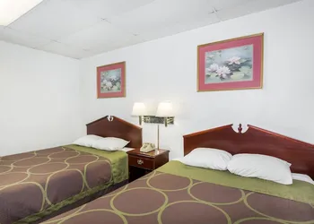 Super 8 by Wyndham Pompano Beach hotel thumbnail 4