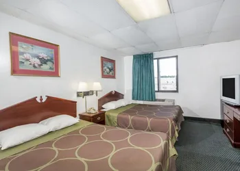 Super 8 by Wyndham Pompano Beach hotel thumbnail 8