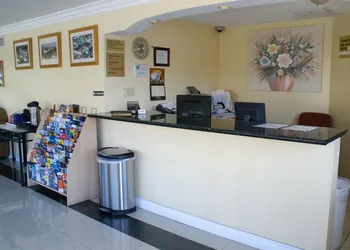 Colony Inn hotel thumbnail 2