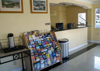 Colony Inn hotel thumbnail 3