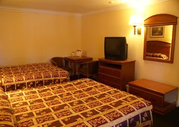 Colony Inn hotel thumbnail 7