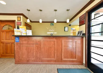 Quality Inn San Diego I-5 Naval Base hotel thumbnail 6