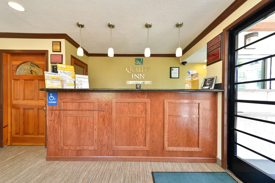 Quality Inn San Diego I-5 Naval Base hotel detail image 6