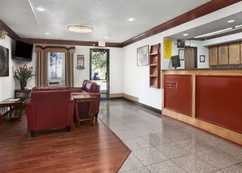 Super 8 by Wyndham Canton/Livonia Area hotel thumbnail 3