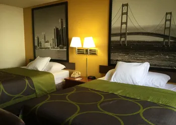 Super 8 by Wyndham Canton/Livonia Area hotel thumbnail 5