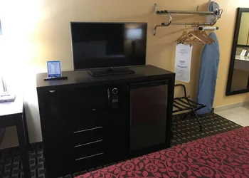 Days Inn by Wyndham Sarasota Bay hotel thumbnail 4