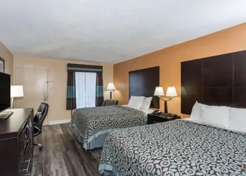 Days Inn by Wyndham Sarasota Bay hotel thumbnail 8