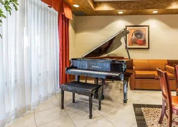 Comfort Inn & Suites Henderson - Las Vegas hotel thumbnail 3