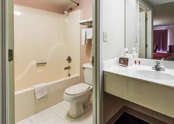 Econo Lodge Conyers hotel thumbnail 4
