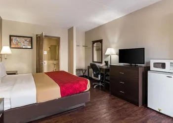 Econo Lodge Conyers hotel thumbnail 8