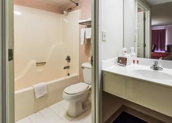 Econo Lodge Conyers hotel thumbnail 4
