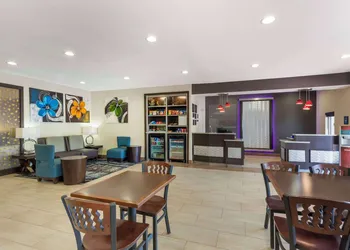 Best Western Plus Lake Worth Inn & Suites hotel thumbnail 3