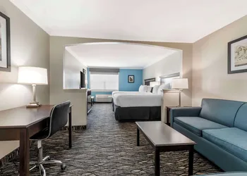 Best Western Plus Lake Worth Inn & Suites hotel thumbnail 5