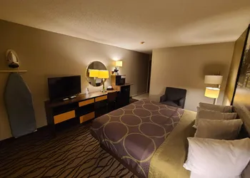 Super 8 by Wyndham Bedford hotel thumbnail 6