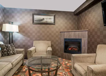 Baymont by Wyndham Eau Claire WI hotel thumbnail 2