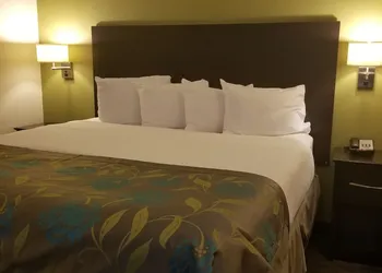 Baymont by Wyndham Eau Claire WI hotel thumbnail 5