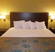 Baymont by Wyndham Eau Claire WI hotel detail image 7