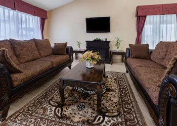 Baymont by Wyndham Perrysburg/Toledo hotel thumbnail 2
