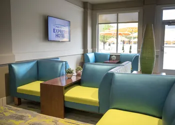 Cedar Point's Express Hotel hotel thumbnail 4