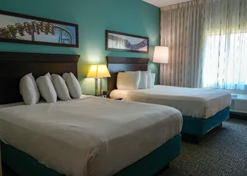 Cedar Point's Express Hotel hotel thumbnail 8