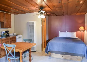 Alpine Lodge hotel thumbnail 8