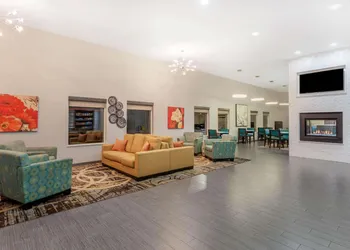 La Quinta Inn & Suites by Wyndham Rockford hotel thumbnail 2