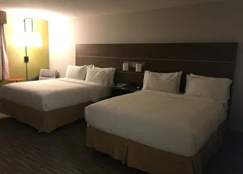 Holiday Inn Express & Suites Camarillo by IHG hotel thumbnail 4
