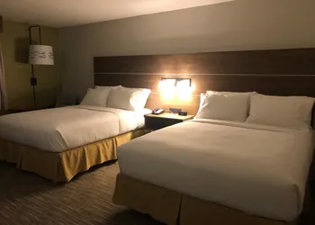 Holiday Inn Express & Suites Camarillo by IHG hotel thumbnail 6
