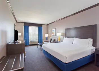 Holiday Inn Express Hotel & Suites Wharton by IHG hotel thumbnail 3