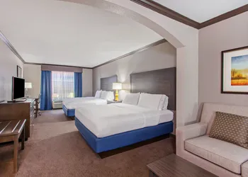 Holiday Inn Express Hotel & Suites Wharton by IHG hotel thumbnail 5