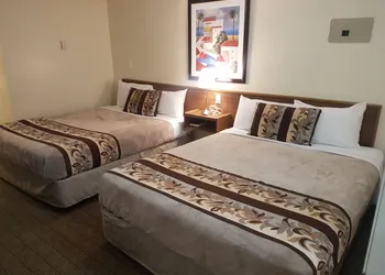 Parkway Motel & European Lodges hotel thumbnail 7