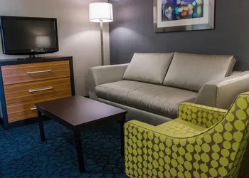 Holiday Inn Express & Suites Jackson by IHG hotel thumbnail 2