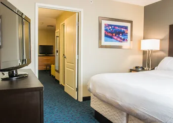 Holiday Inn Express & Suites Jackson by IHG hotel thumbnail 5